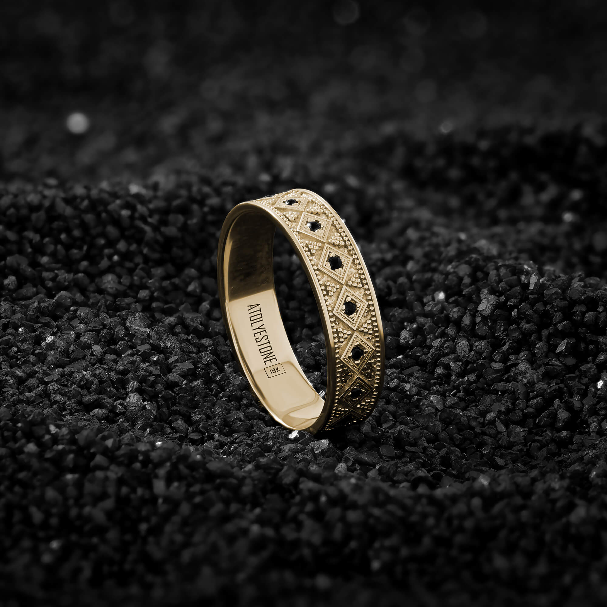 Lattice Paved Golden Band Ring