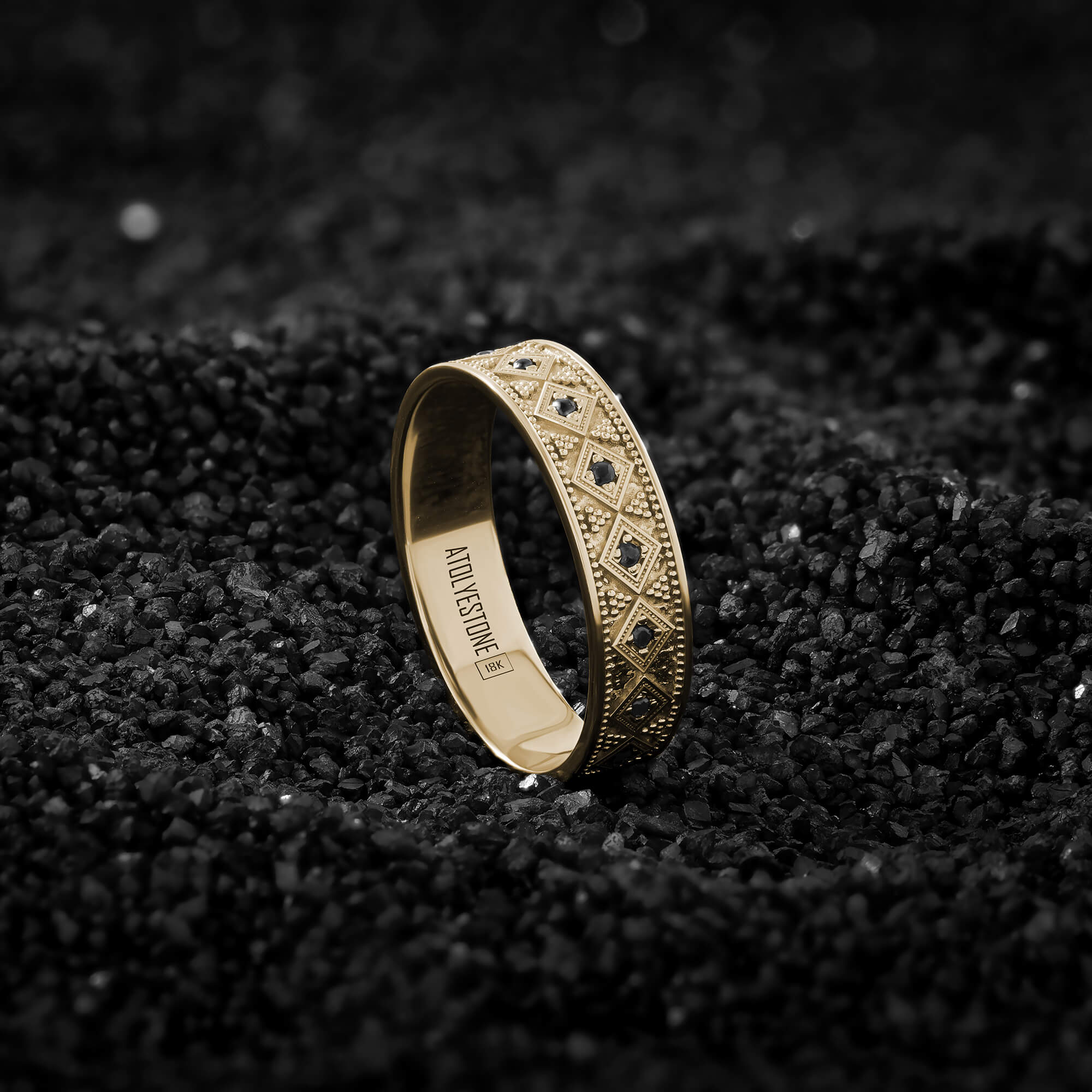 Lattice Paved Golden Band Ring