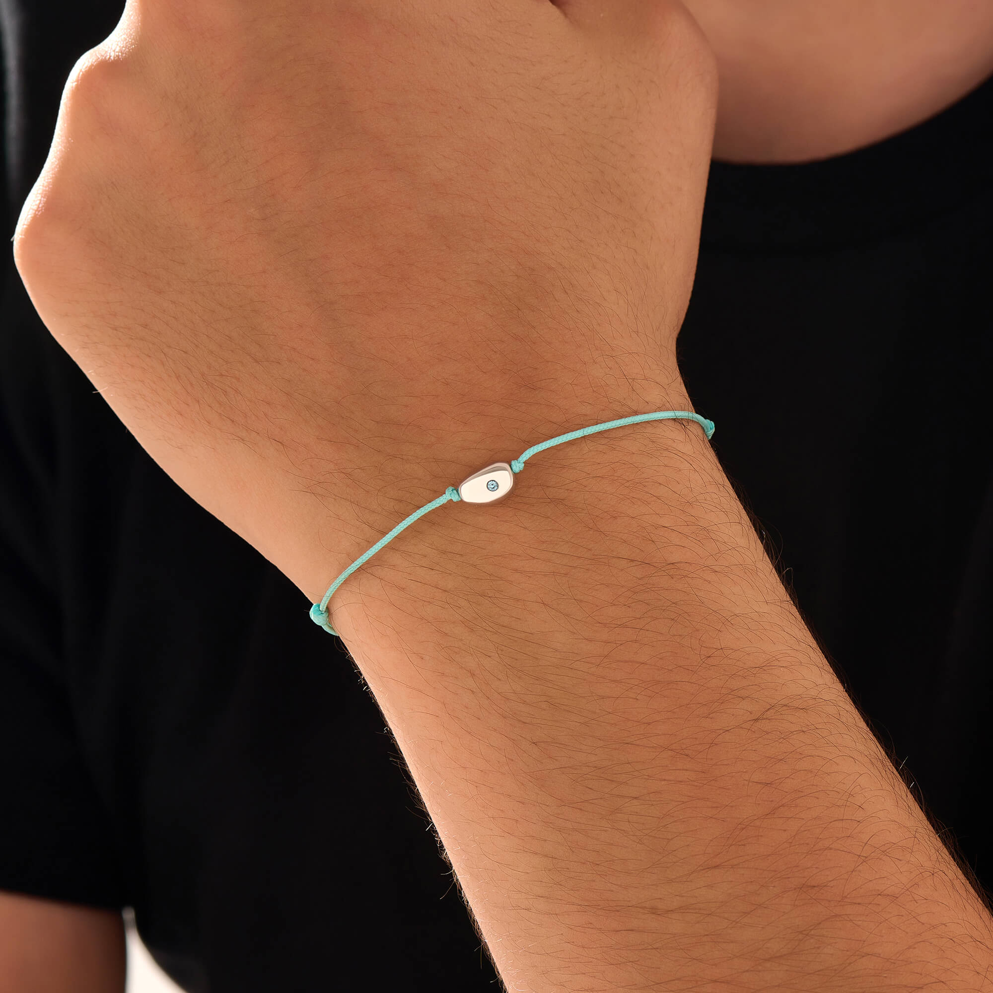 Men's Pebble Macrame Bracelet in Gold