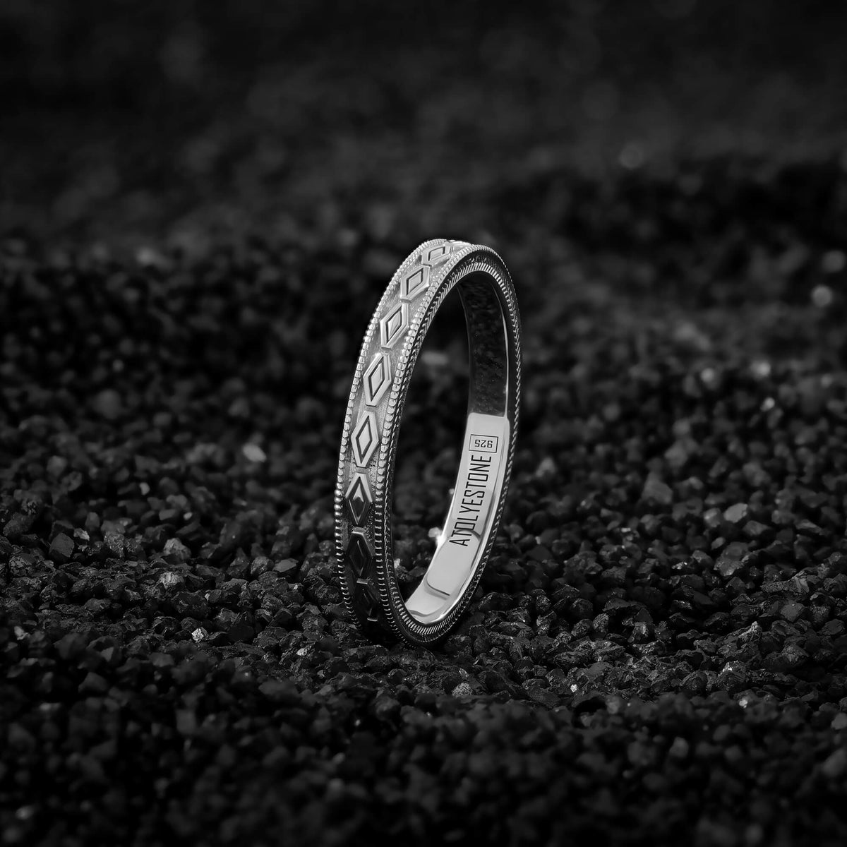Rhombus Pattern Milgrain Band in Soild Silver