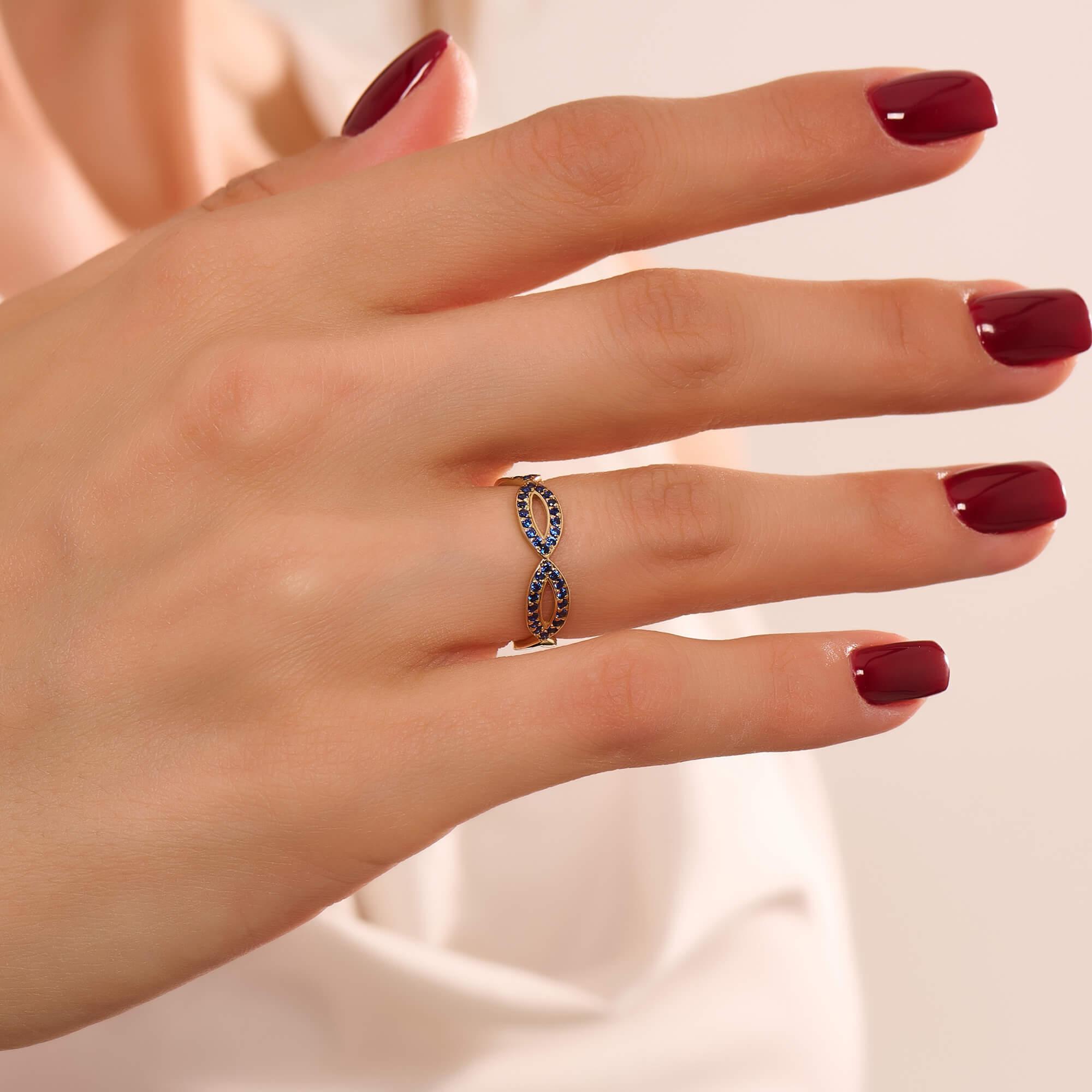 Women's Loop Ring with Sapphire in Yellow Solid Gold