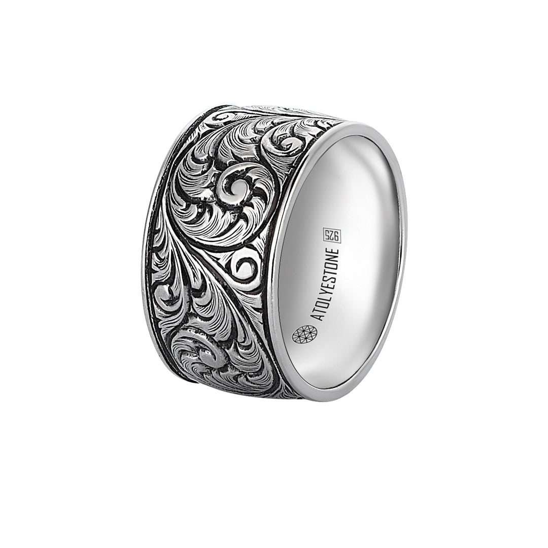 Classic Band Ring in Silver