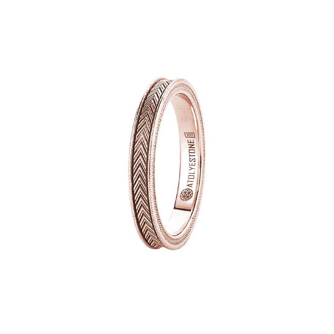 Signature Arrow Band Ring in Gold