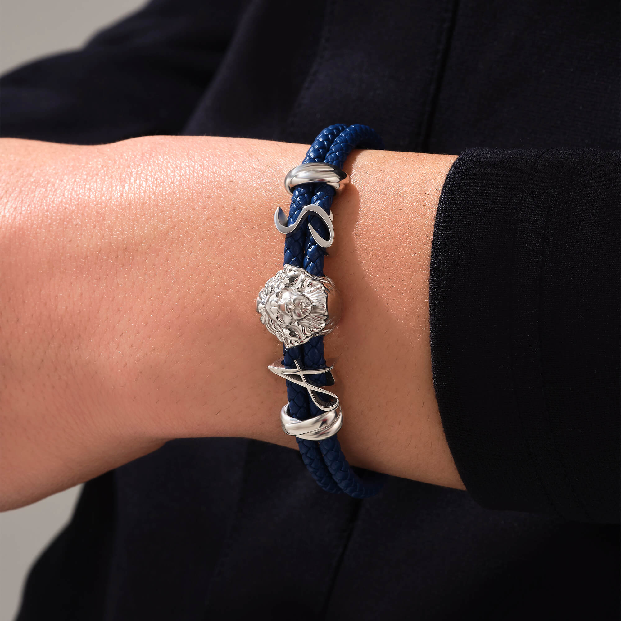 Statement Leo Leather Bracelet