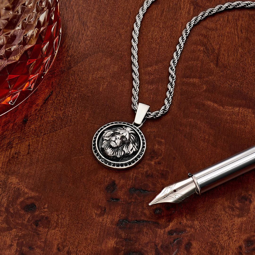 Men's Leo Necklace With Chain in 925 Sterling Silver