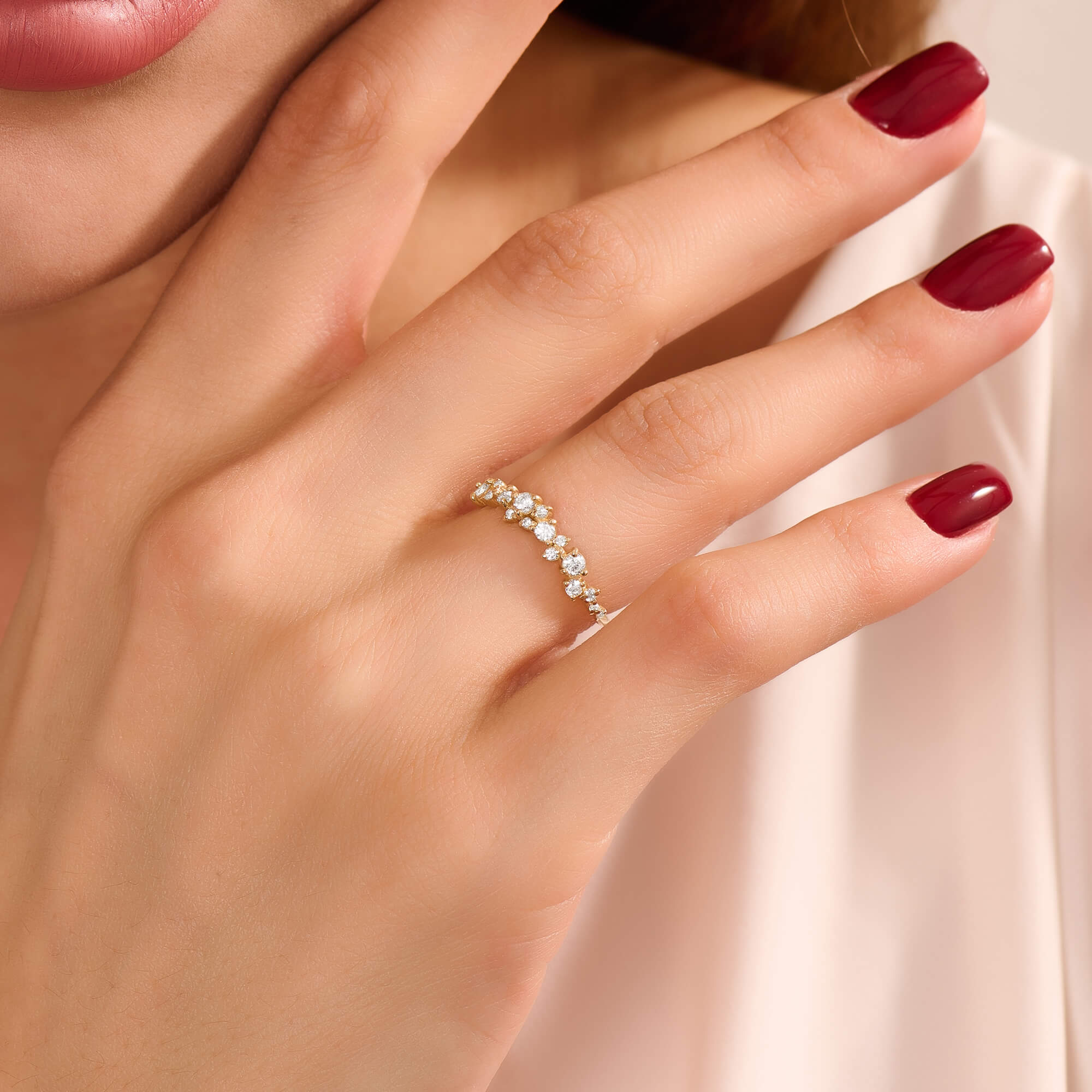 Women's Cluster Diamond Curve Ring in Solid Gold