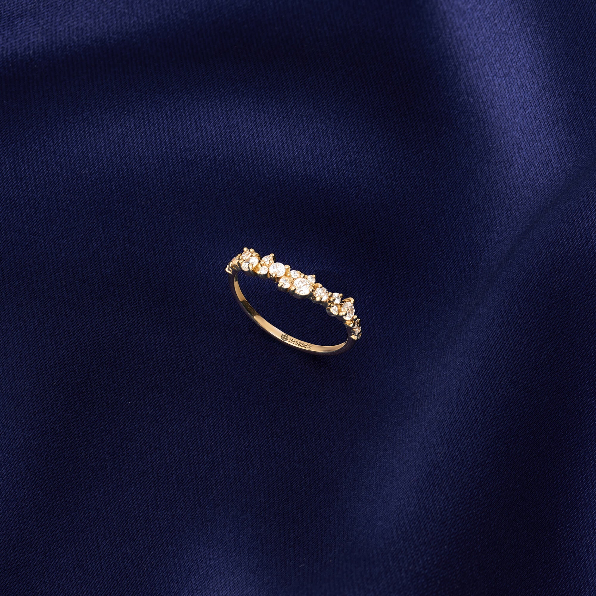 Cluster Diamond Curve Design Ring in Solid Gold