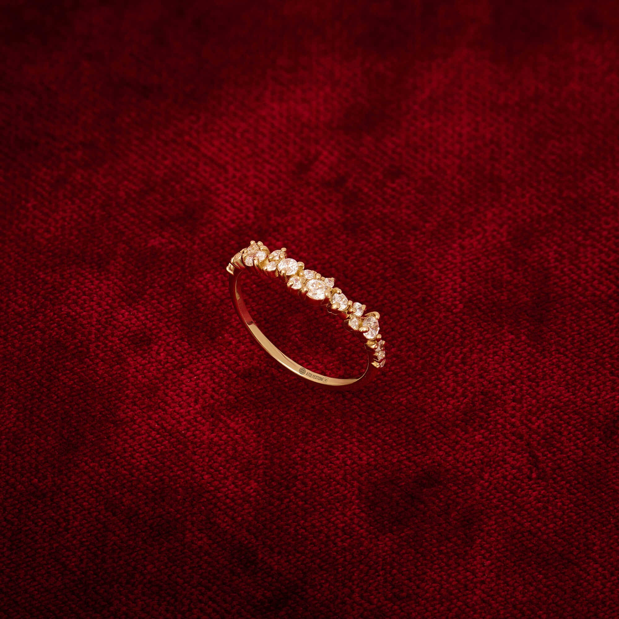 Atolyestone Solid Gold Cluster Diamond Curve Ring