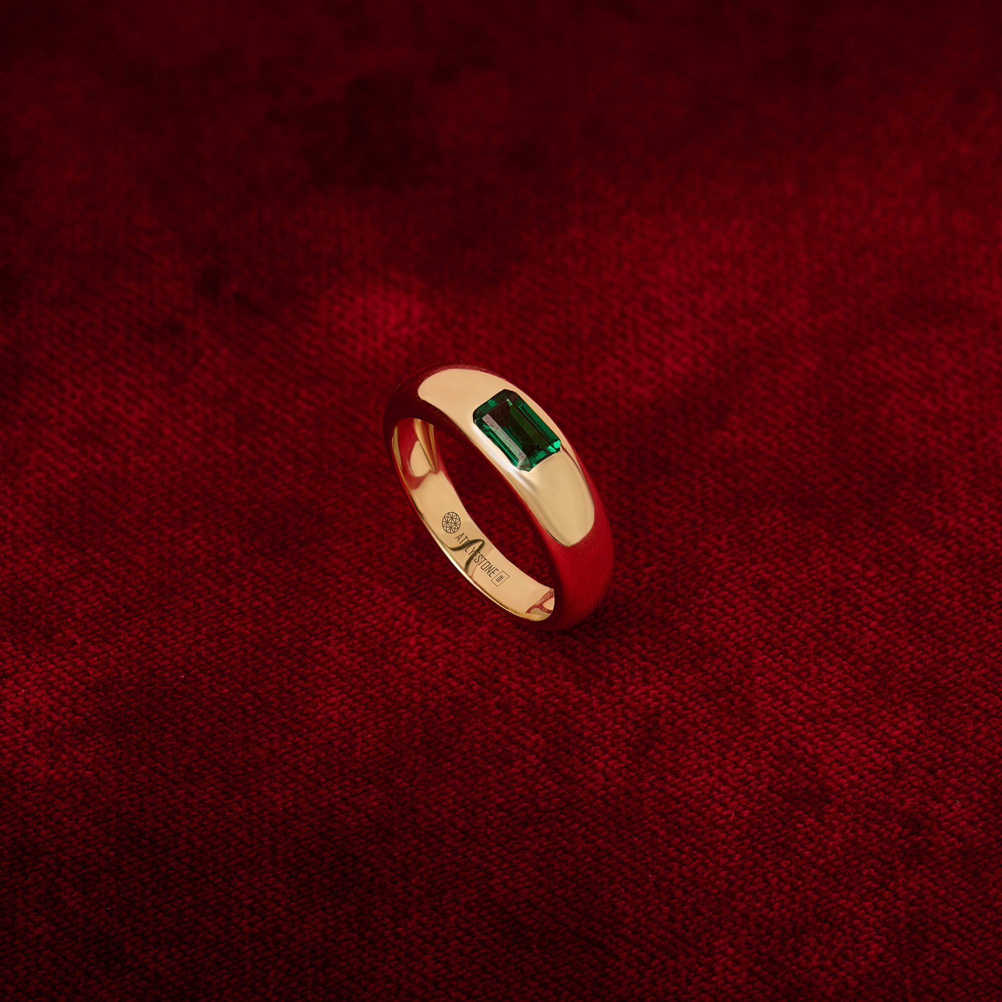 Atolyestone Solid Gold Dome Ring with Emerald