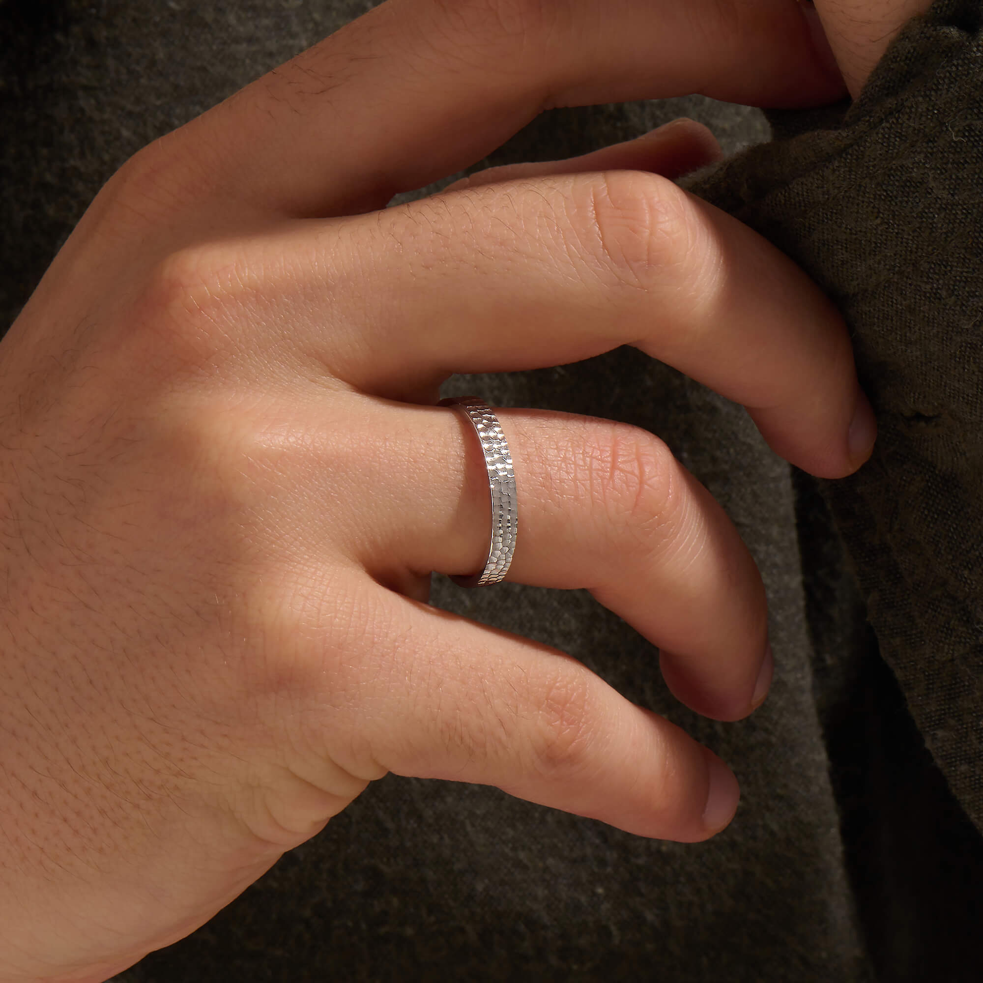 Real Gold Men's Hammered Wedding Ring