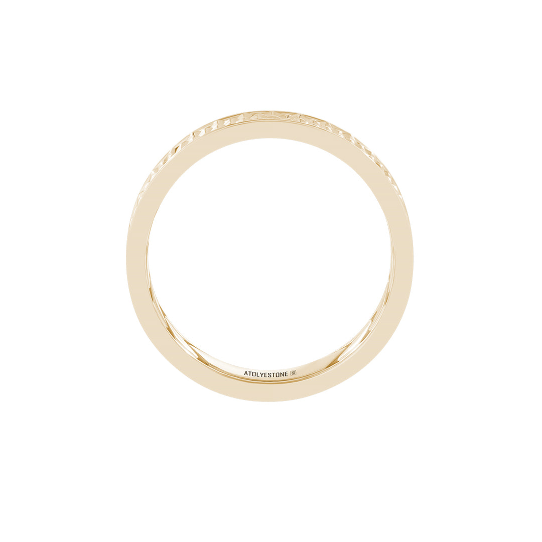 Slim Pyramid Band in Yellow Gold