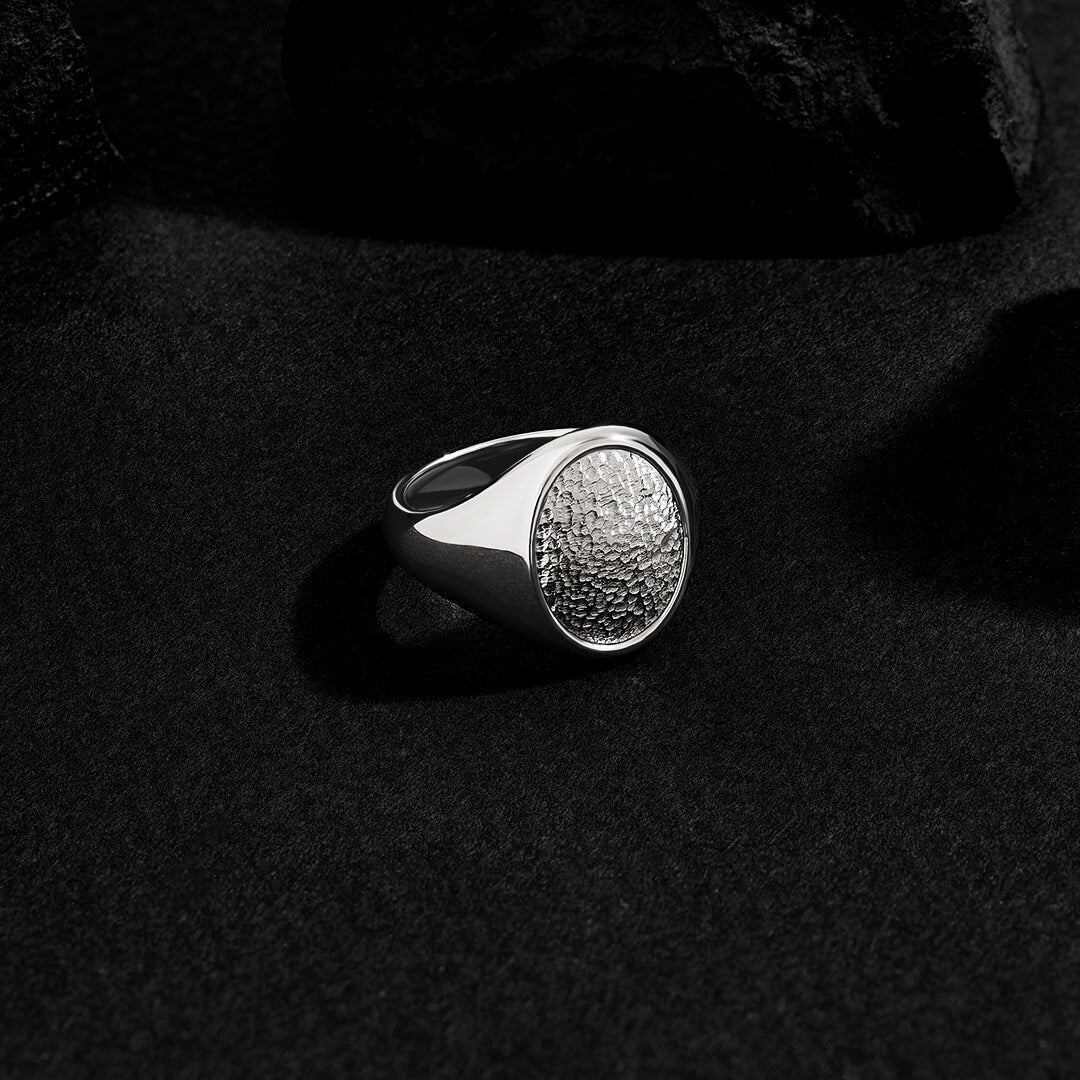 Men's Hammered Oval Signet Ring in 925 Sterling Silver