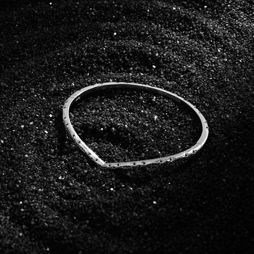 Atolyestone Streamline Curve Bangle in Silver