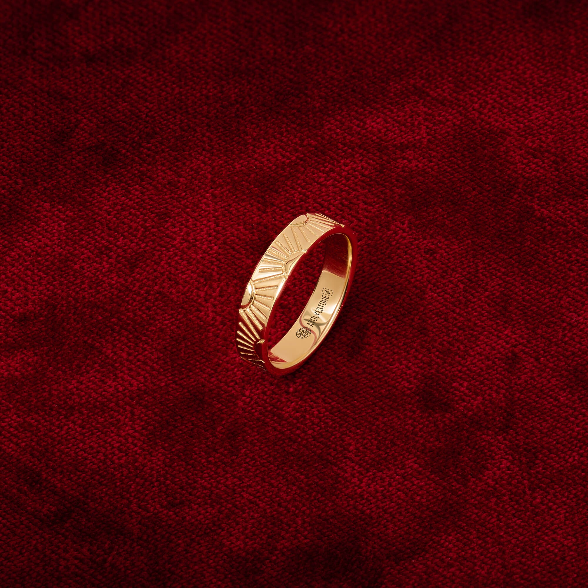 Sunrise Band Ring in Yellow Gold