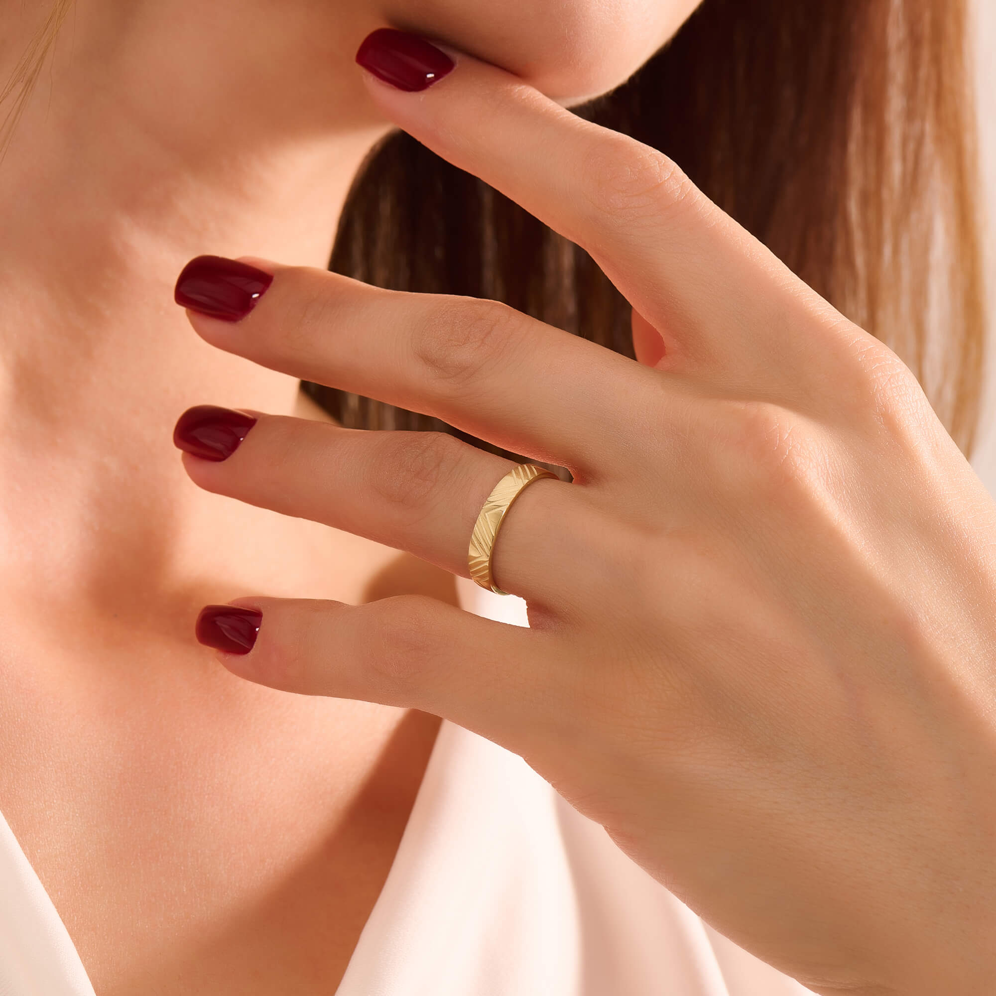 Women's Triangle Engraved Band Ring in Gold