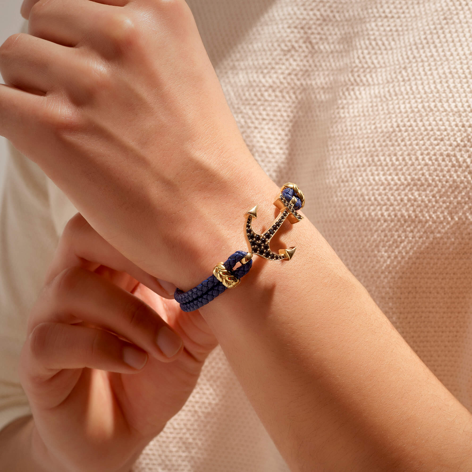 Men's Anchor Design Leather Bracelet Yellow Gold