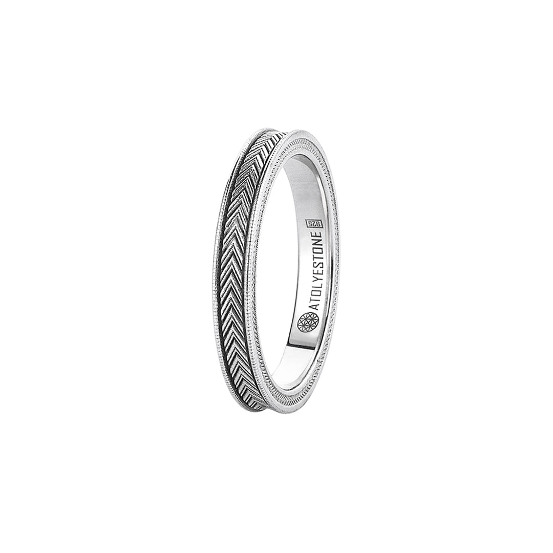 Signature Arrow Band Ring in Silver