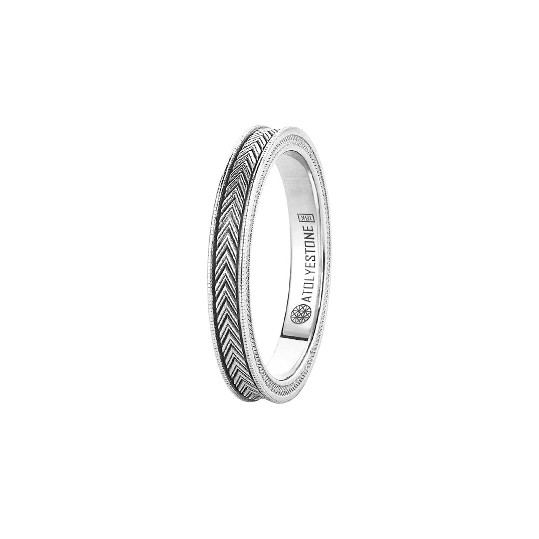 Signature Arrow Band Ring in Gold