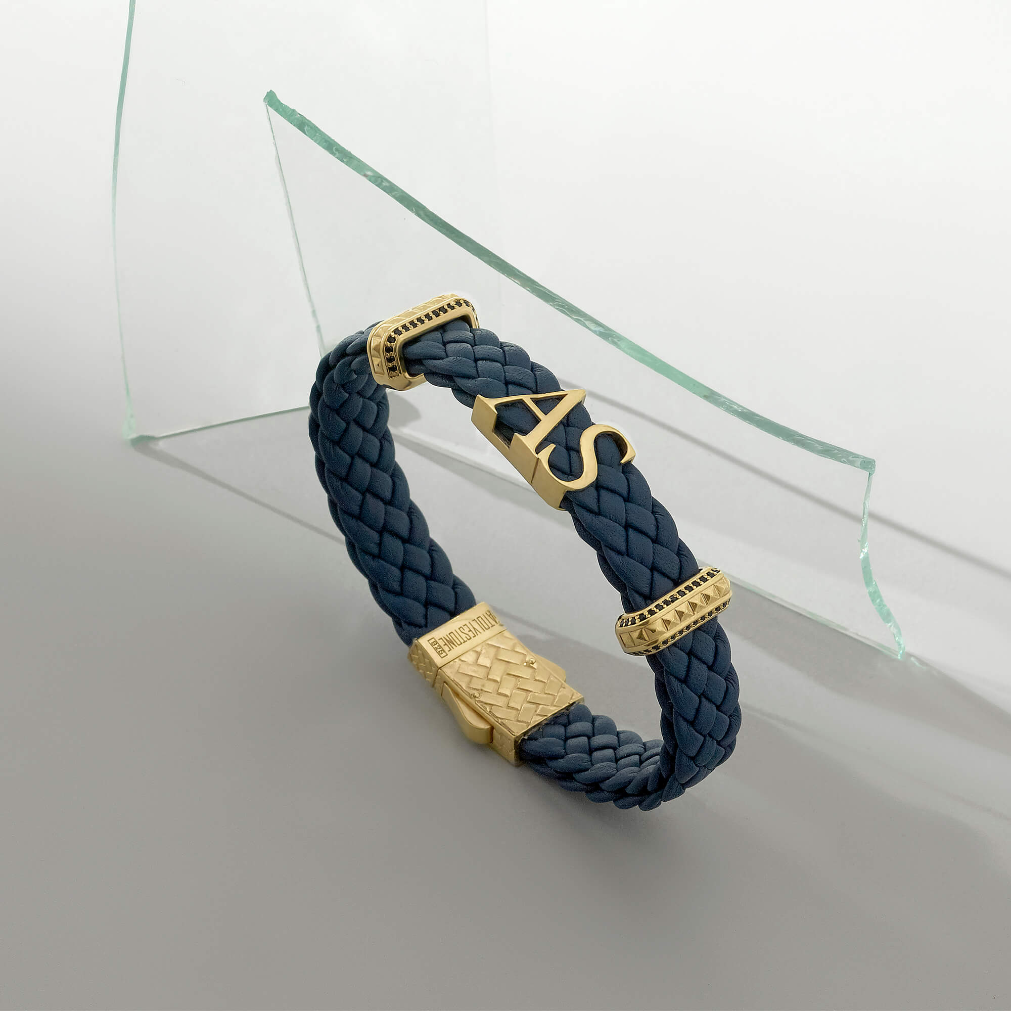 Statement Iconic Elements Leather in Silver